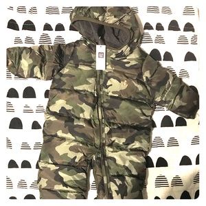 New w/ tags army fatigue GAP infant snowsuit